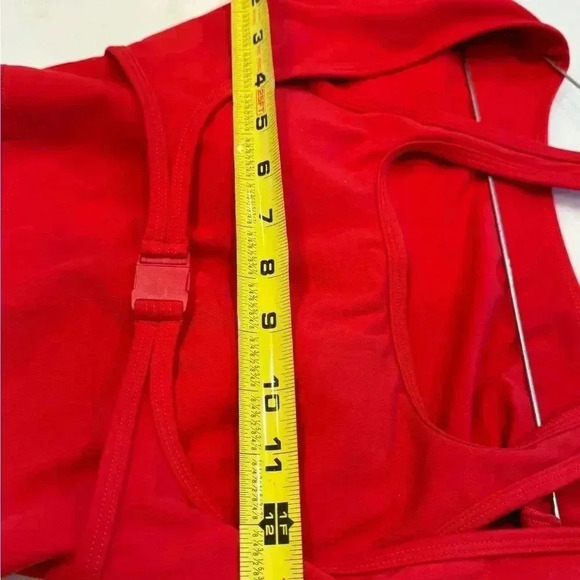 Halara plush halter thumb hole long sleeve crop sports top red size small - Picture 6 of 10